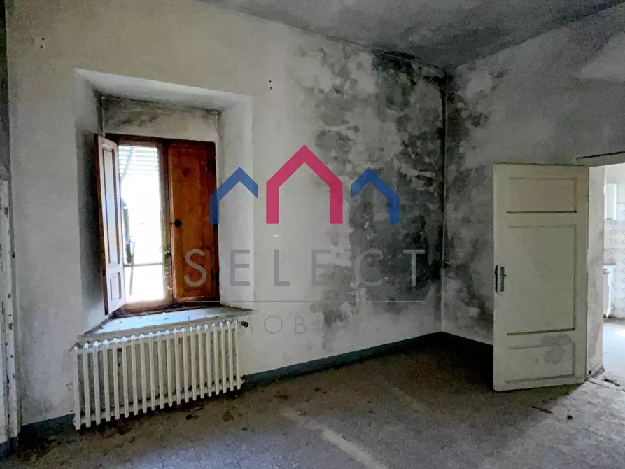 Immagine 42 di Palazzo in vendita  a Villa Basilica