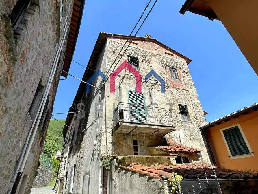 Immagine 3 di Palazzo in vendita  a Villa Basilica