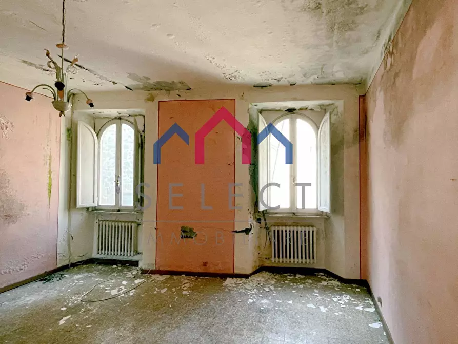 Immagine 10 di Palazzo in vendita  a Villa Basilica