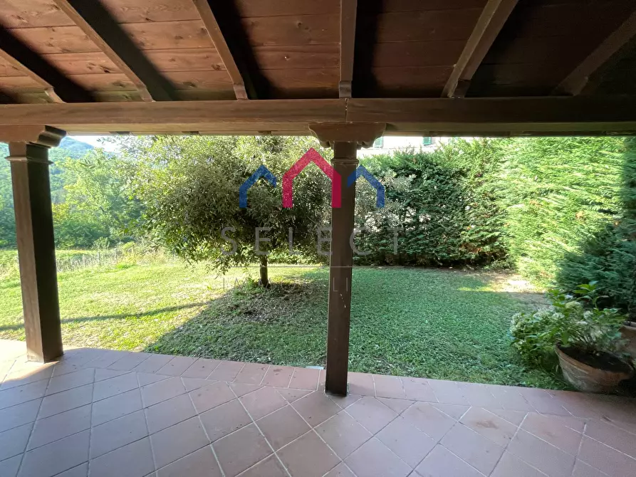 Immagine 5 di Villa in vendita  a Piazza Al Serchio