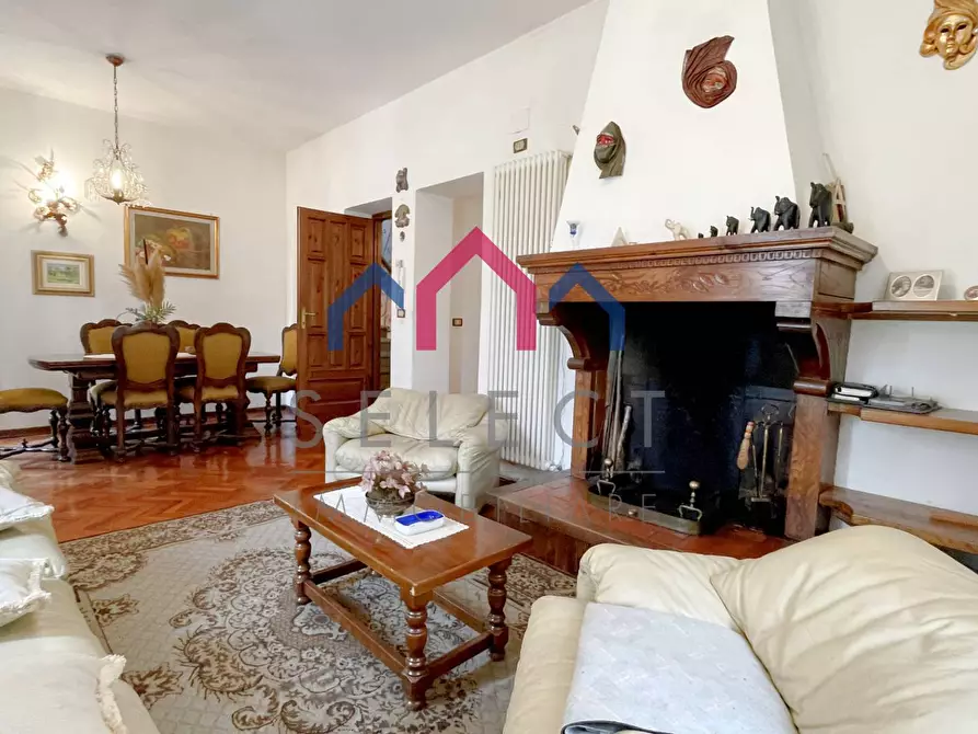 Immagine 17 di Villa in vendita  a Piazza Al Serchio