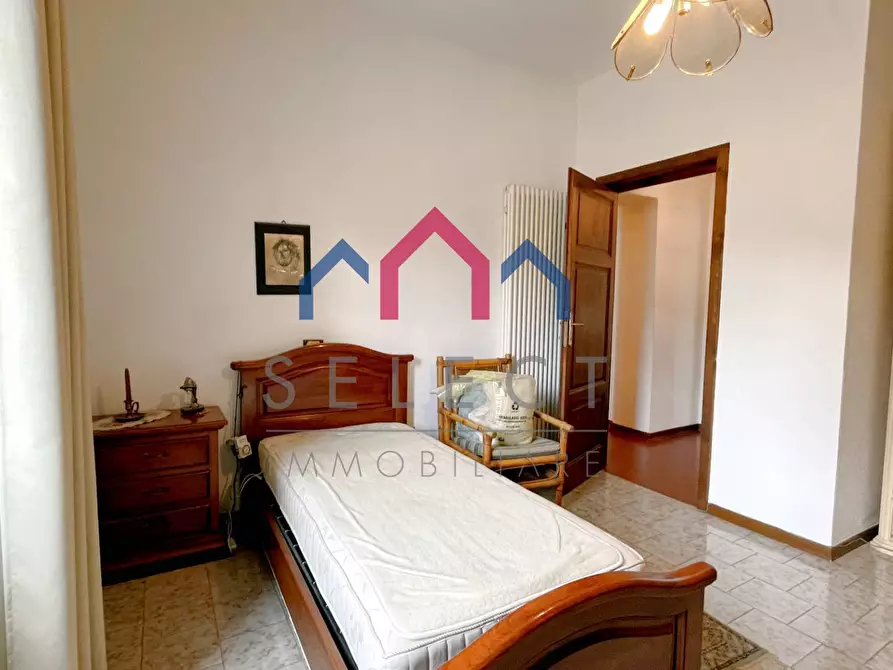 Immagine 29 di Villa in vendita  a Piazza Al Serchio