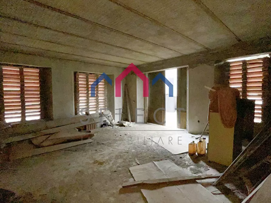 Immagine 100 di Villa in vendita  a Piazza Al Serchio