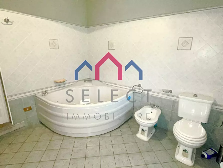 Immagine 13 di Villa in vendita  a Piazza Al Serchio