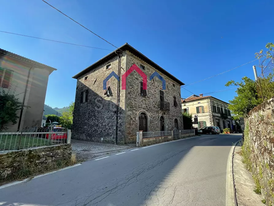 Immagine 76 di Villa in vendita  a Piazza Al Serchio