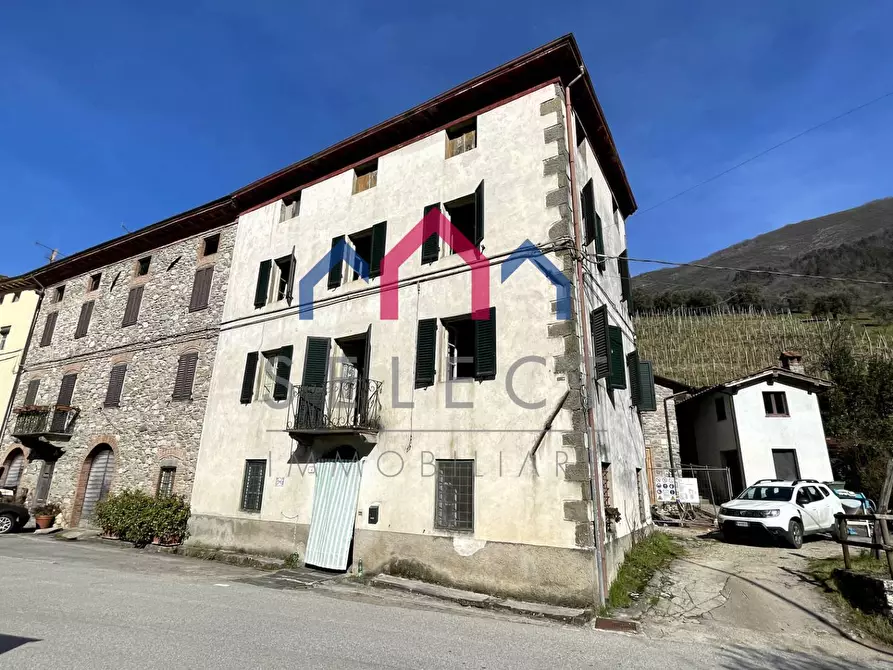Immagine 2 di Casa semindipendente in vendita  a Borgo A Mozzano