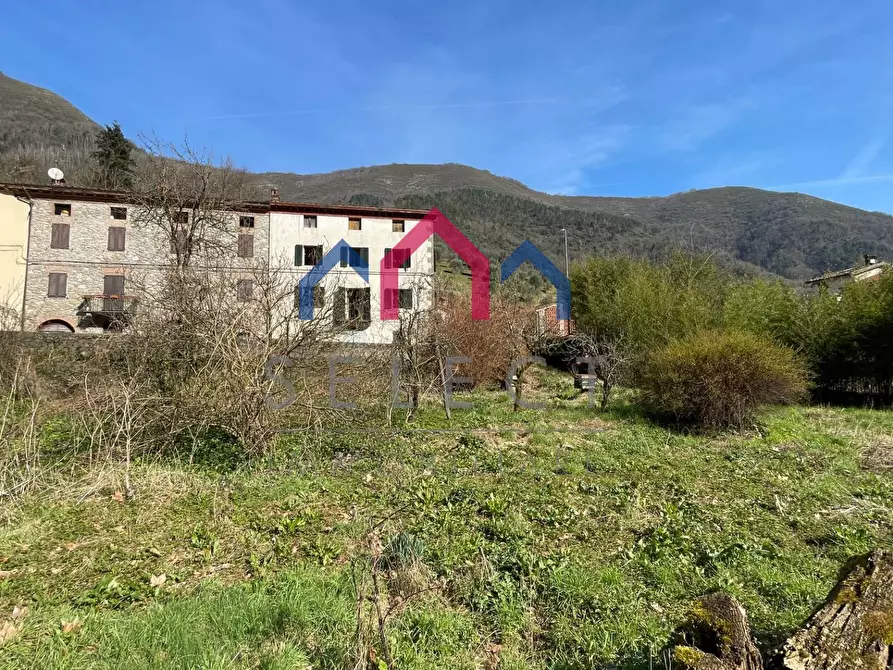 Immagine 77 di Casa semindipendente in vendita  a Borgo A Mozzano