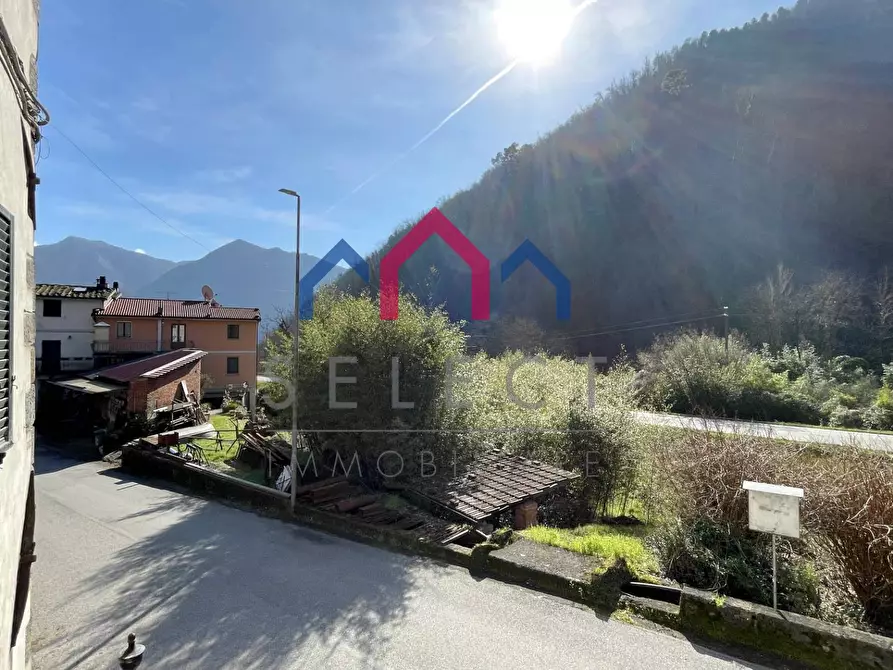 Immagine 18 di Casa semindipendente in vendita  a Borgo A Mozzano