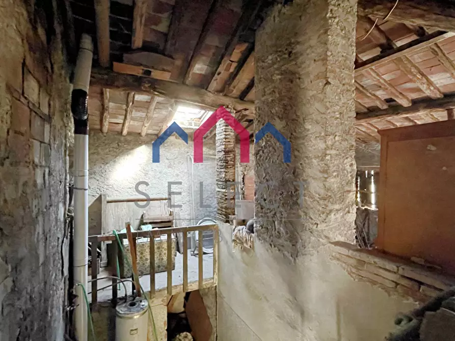 Immagine 52 di Casa semindipendente in vendita  a Borgo A Mozzano