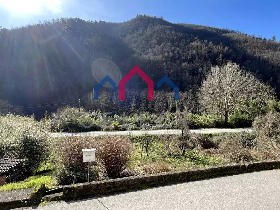 Immagine 17 di Casa semindipendente in vendita  a Borgo A Mozzano