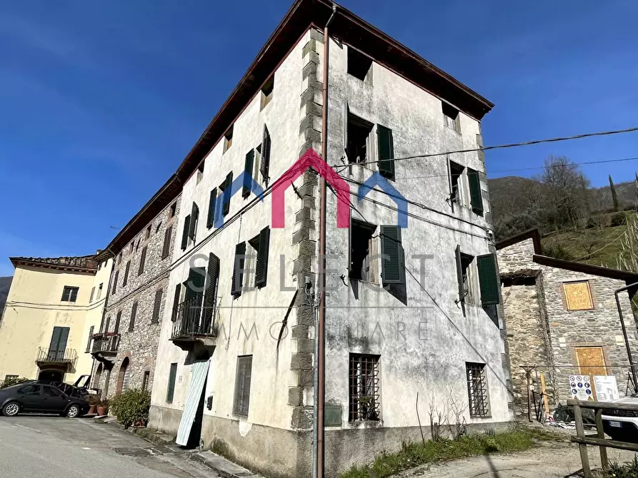 Immagine 61 di Casa semindipendente in vendita  a Borgo A Mozzano
