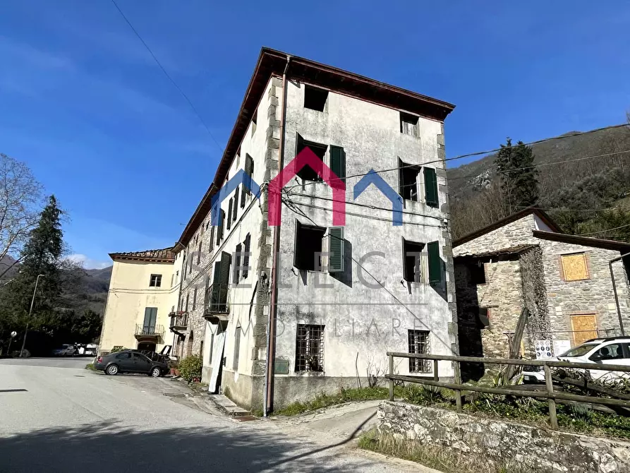 Immagine 60 di Casa semindipendente in vendita  a Borgo A Mozzano