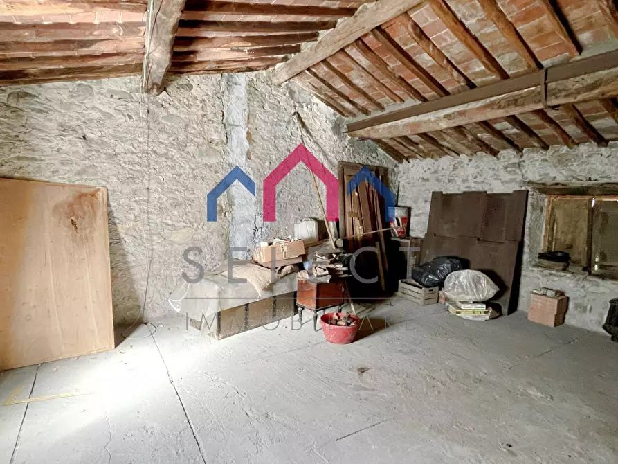 Immagine 53 di Casa semindipendente in vendita  a Borgo A Mozzano