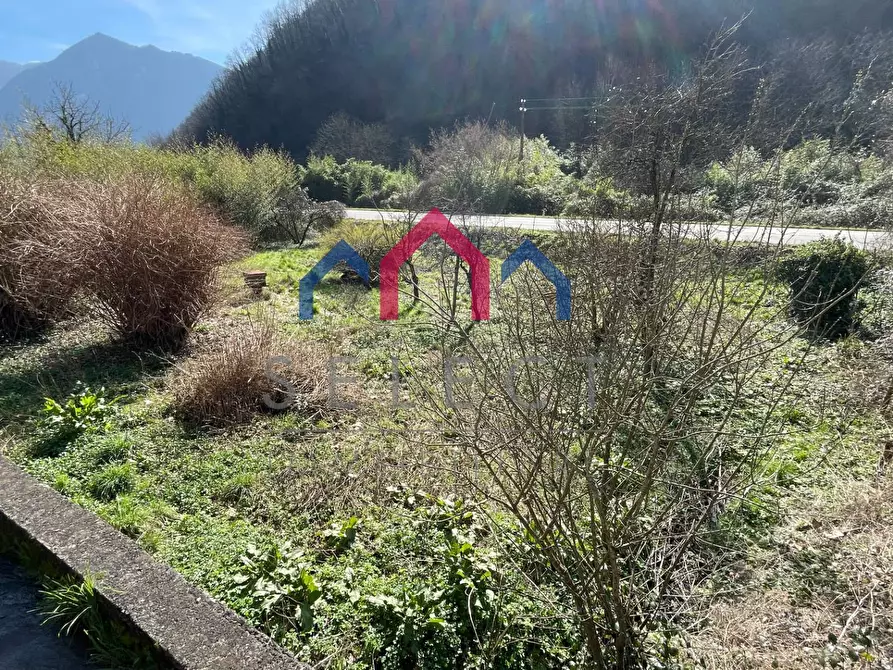 Immagine 81 di Casa semindipendente in vendita  a Borgo A Mozzano
