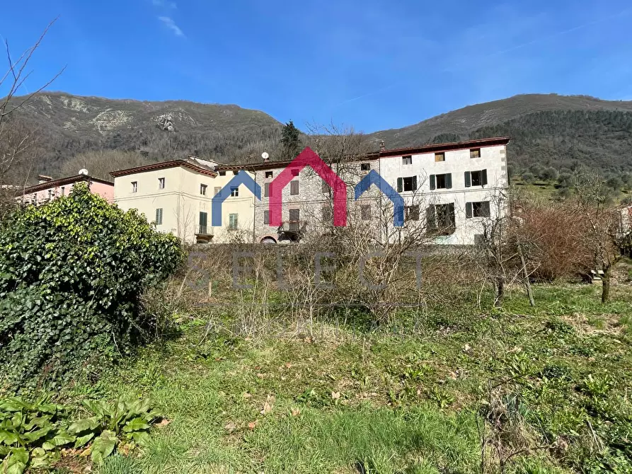 Immagine 69 di Casa semindipendente in vendita  a Borgo A Mozzano