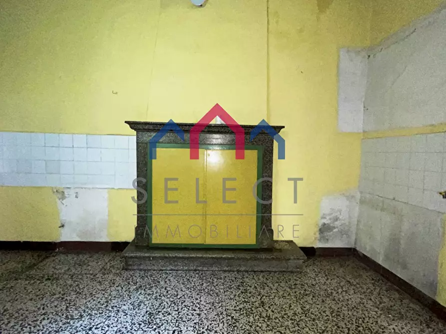 Immagine 40 di Palazzo in vendita  a Bagni Di Lucca