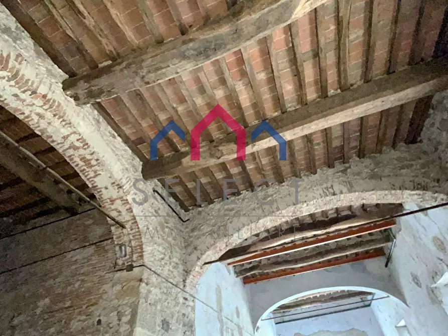 Immagine 80 di Palazzo in vendita  a Bagni Di Lucca