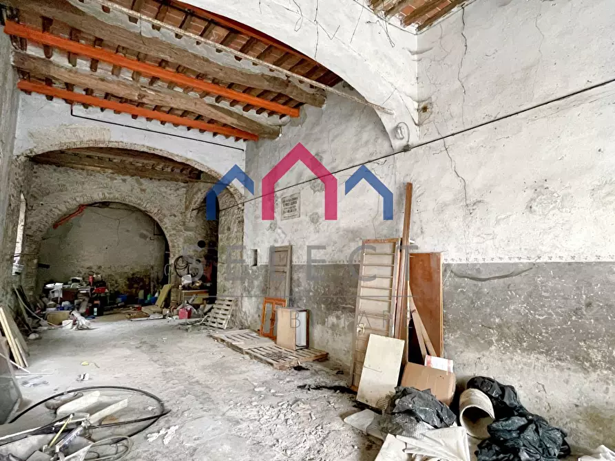 Immagine 73 di Palazzo in vendita  a Bagni Di Lucca