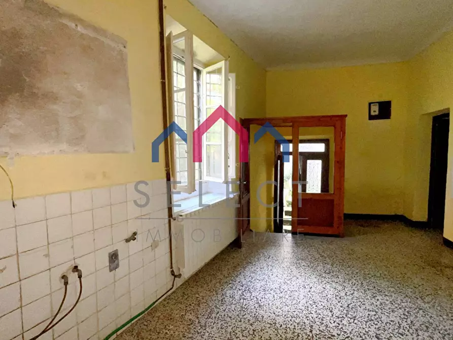 Immagine 20 di Palazzo in vendita  a Bagni Di Lucca