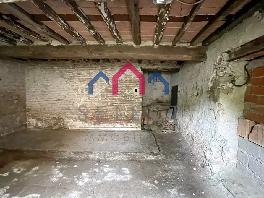 Immagine 86 di Palazzo in vendita  a Bagni Di Lucca