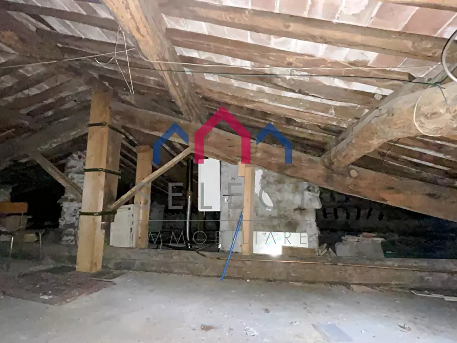 Immagine 61 di Palazzo in vendita  a Bagni Di Lucca