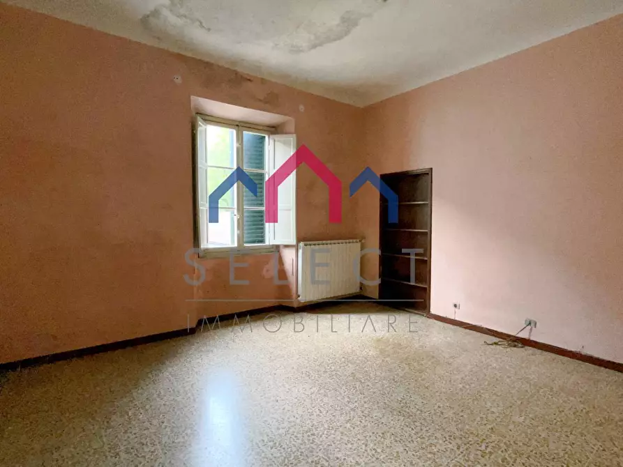 Immagine 48 di Palazzo in vendita  a Bagni Di Lucca