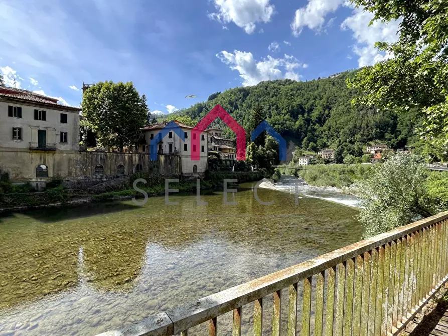 Immagine 3 di Palazzo in vendita  a Bagni Di Lucca