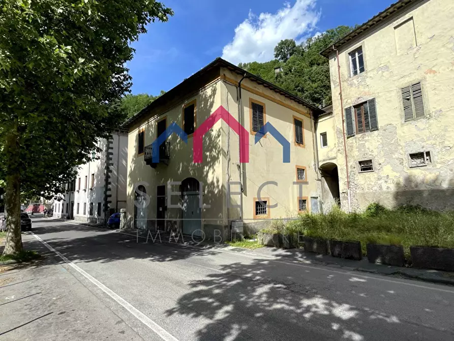 Immagine 6 di Palazzo in vendita  a Bagni Di Lucca