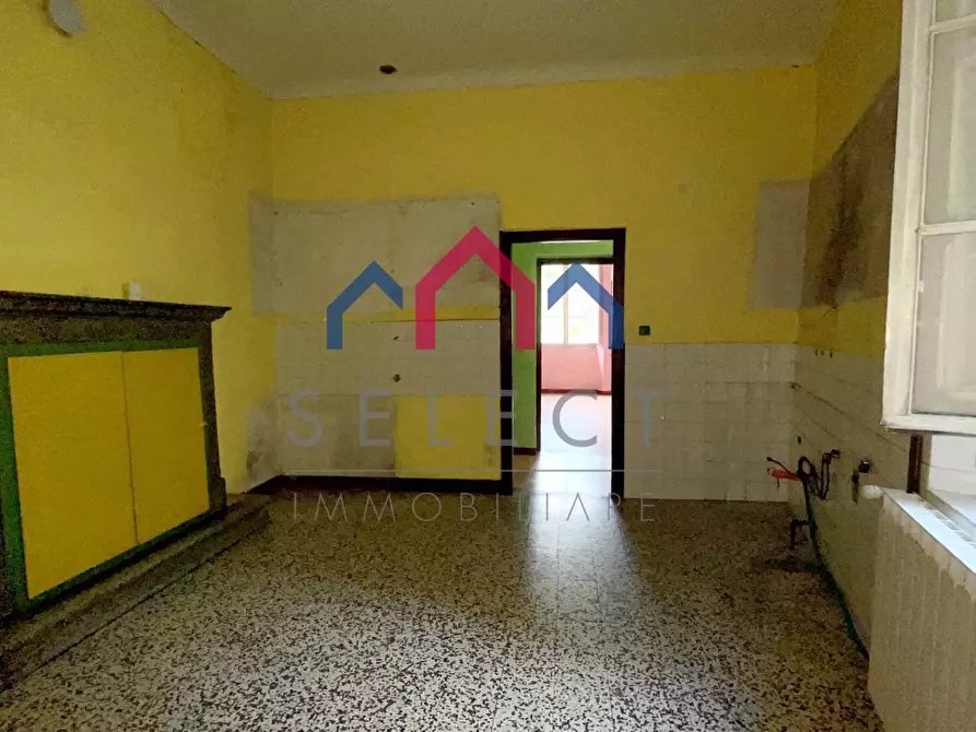 Immagine 39 di Palazzo in vendita  a Bagni Di Lucca