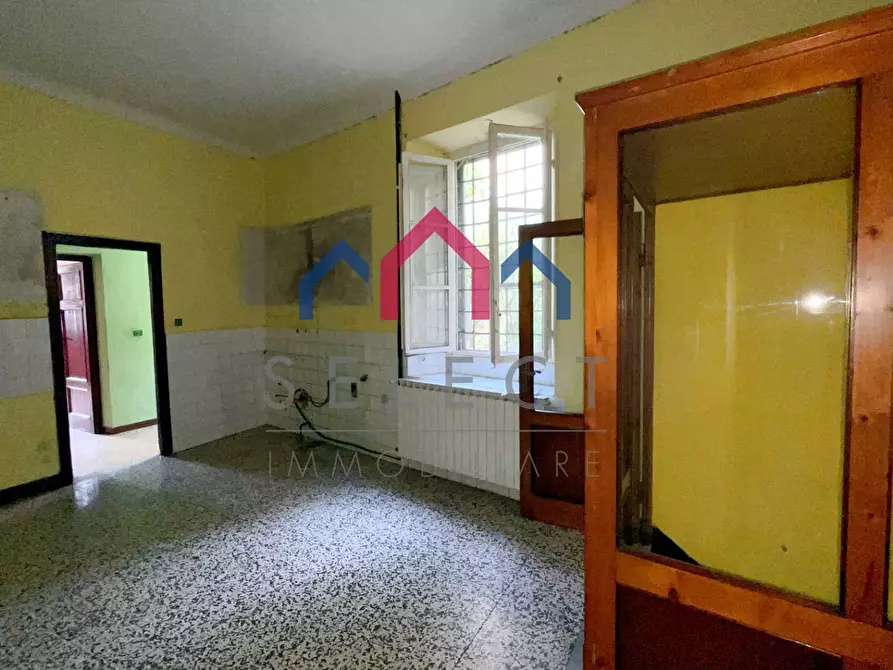 Immagine 37 di Palazzo in vendita  a Bagni Di Lucca