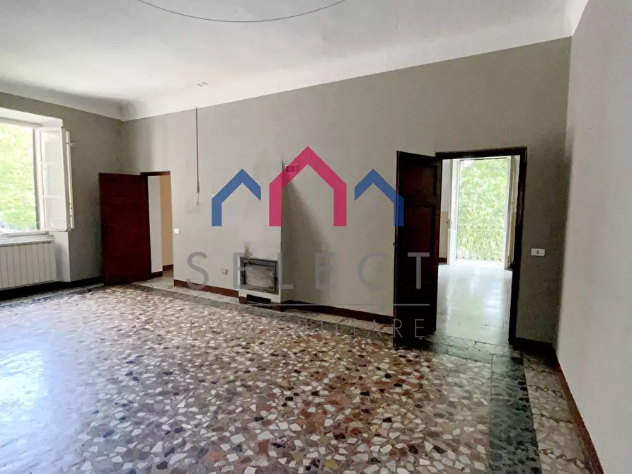 Immagine 12 di Palazzo in vendita  a Bagni Di Lucca