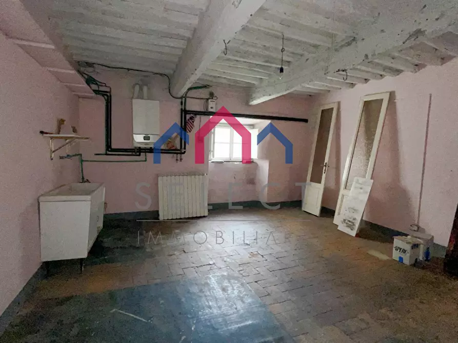 Immagine 33 di Palazzo in vendita  a Bagni Di Lucca
