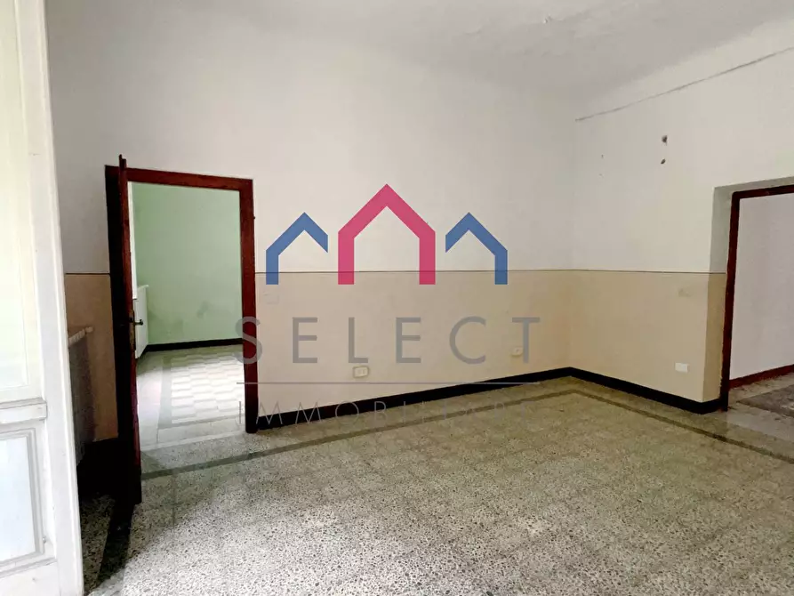 Immagine 25 di Palazzo in vendita  a Bagni Di Lucca