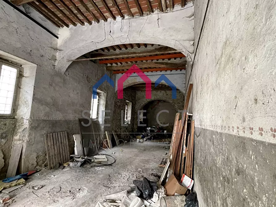 Immagine 75 di Palazzo in vendita  a Bagni Di Lucca