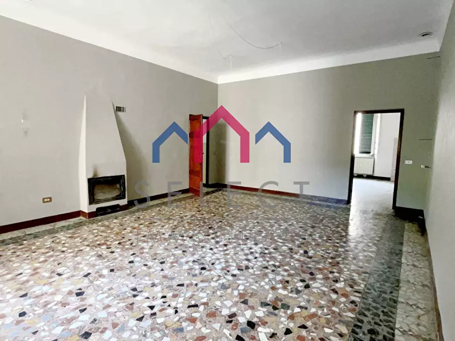 Immagine 10 di Palazzo in vendita  a Bagni Di Lucca