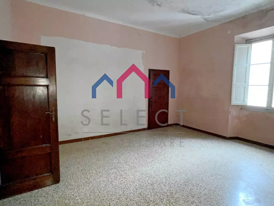 Immagine 46 di Palazzo in vendita  a Bagni Di Lucca