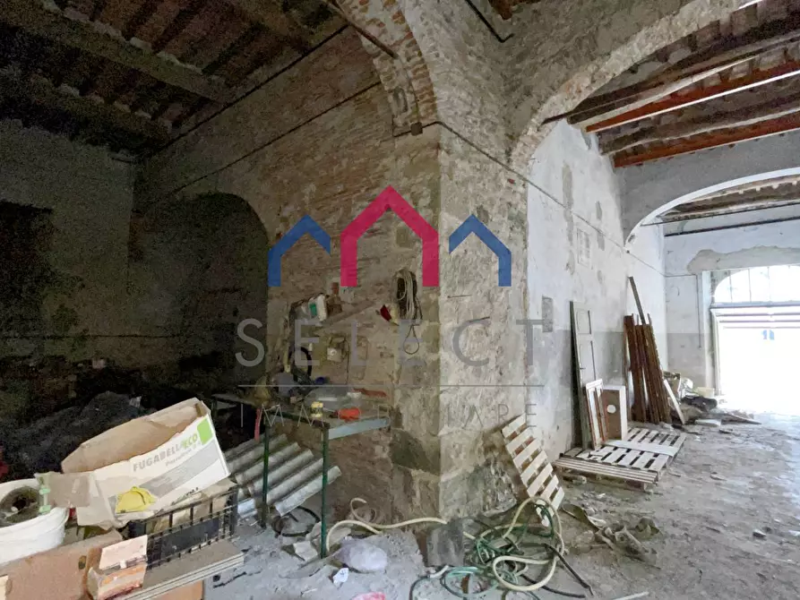 Immagine 79 di Palazzo in vendita  a Bagni Di Lucca
