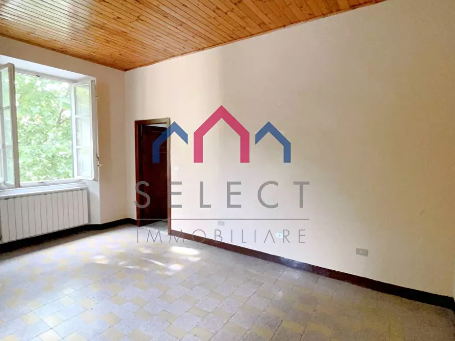 Immagine 28 di Palazzo in vendita  a Bagni Di Lucca