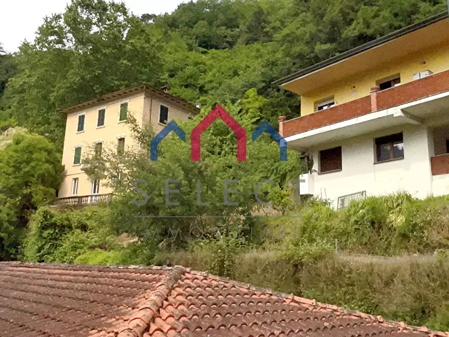 Immagine 57 di Palazzo in vendita  a Bagni Di Lucca