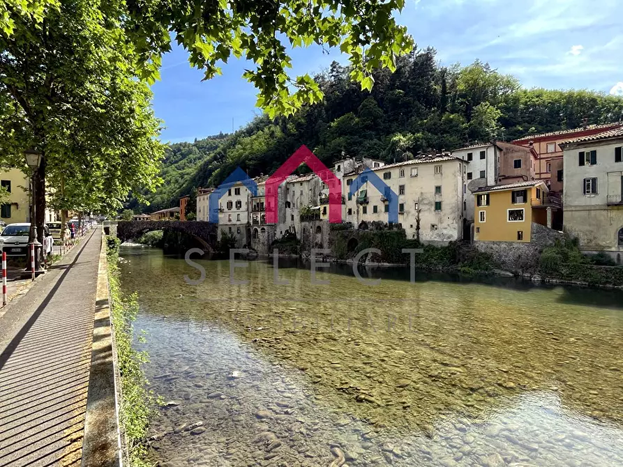 Immagine 87 di Palazzo in vendita  a Bagni Di Lucca