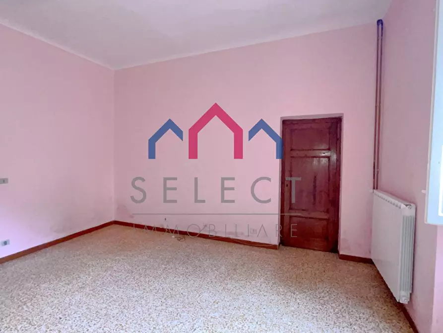 Immagine 55 di Palazzo in vendita  a Bagni Di Lucca