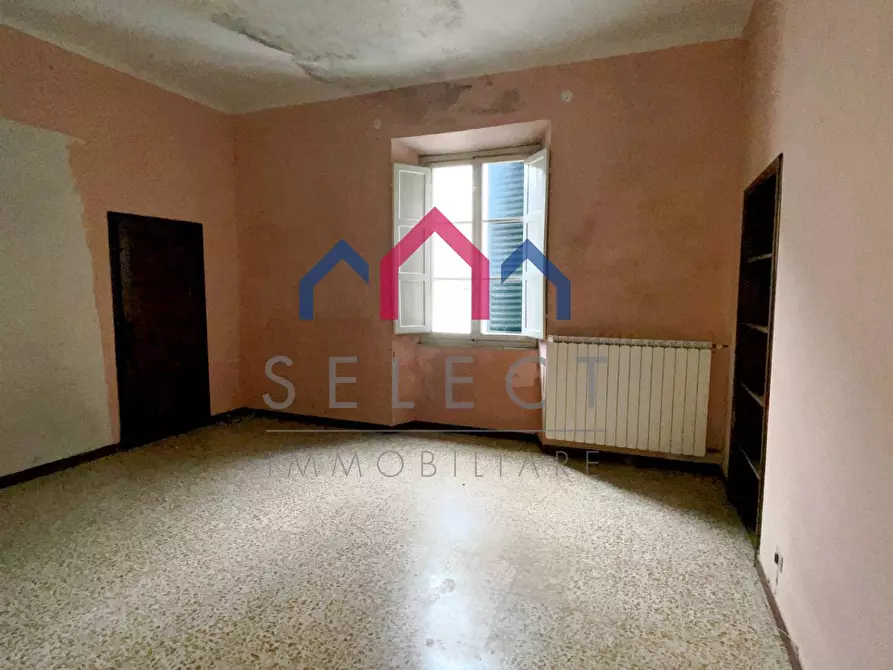 Immagine 47 di Palazzo in vendita  a Bagni Di Lucca