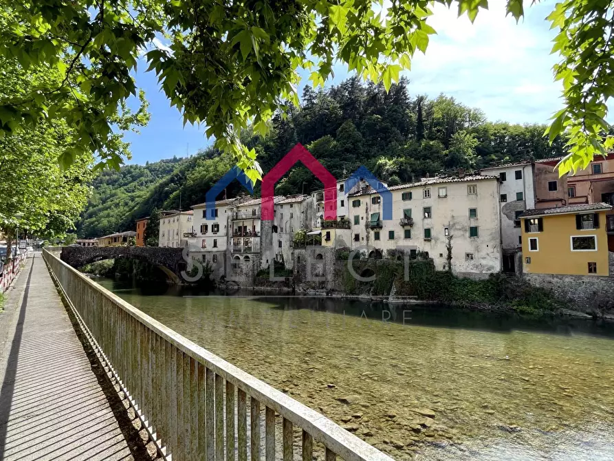 Immagine 2 di Palazzo in vendita  a Bagni Di Lucca