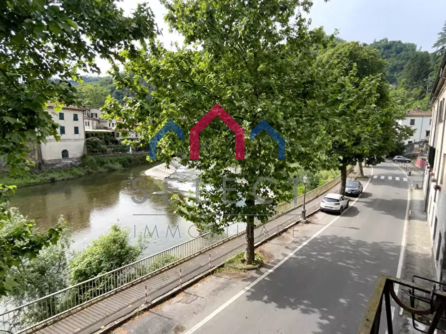 Immagine 26 di Palazzo in vendita  a Bagni Di Lucca