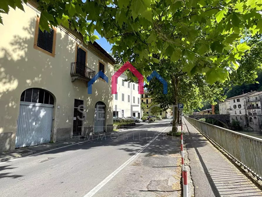 Immagine 7 di Palazzo in vendita  a Bagni Di Lucca