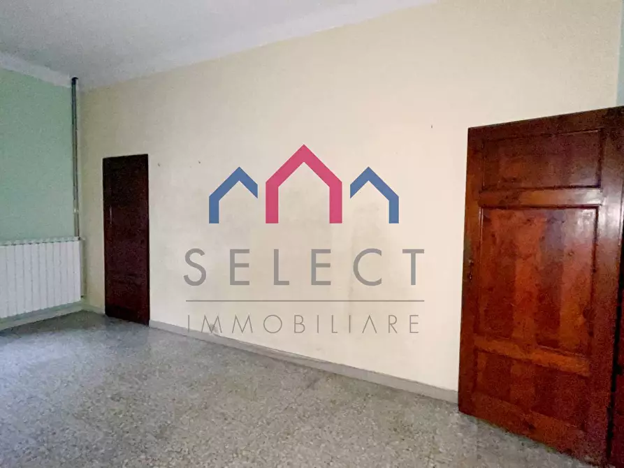 Immagine 43 di Palazzo in vendita  a Bagni Di Lucca