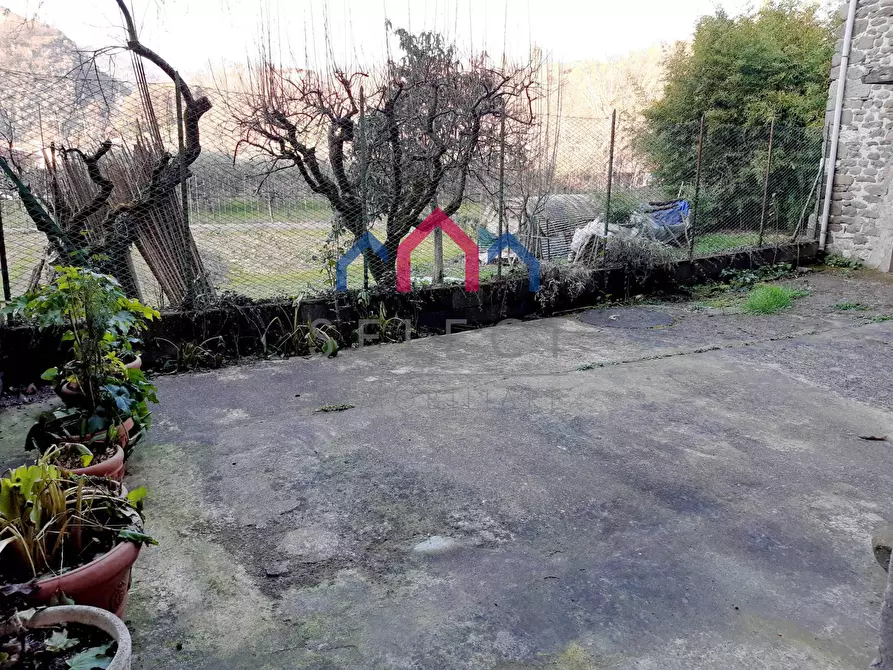 Immagine 4 di Casa semindipendente in vendita  a Borgo A Mozzano