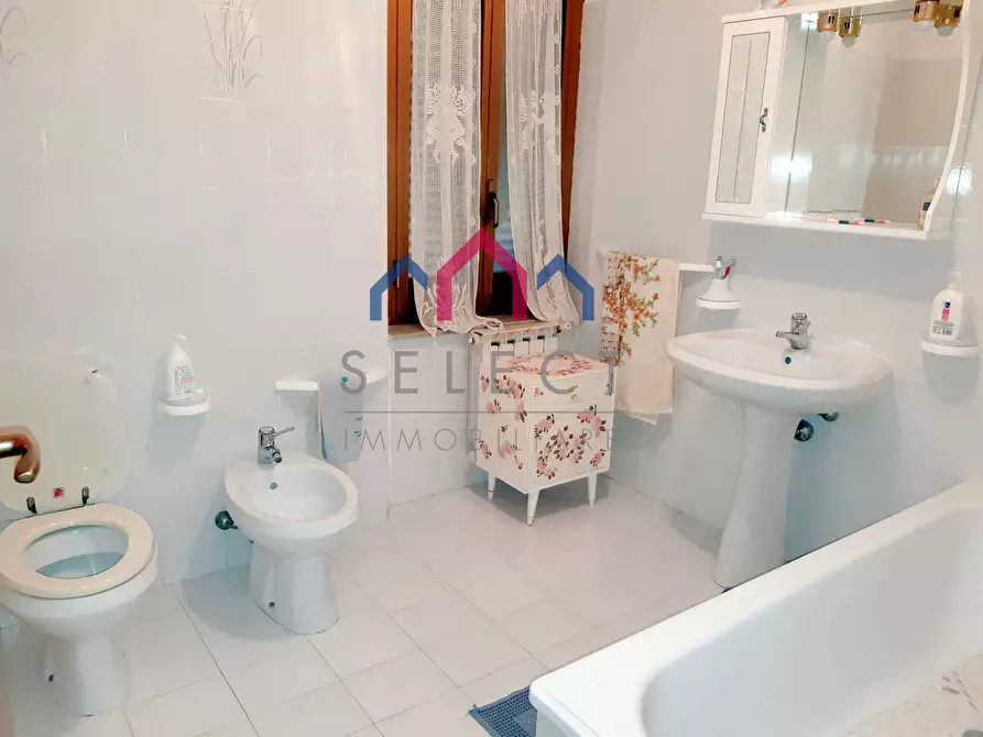 Immagine 50 di Casa semindipendente in vendita  a Borgo A Mozzano