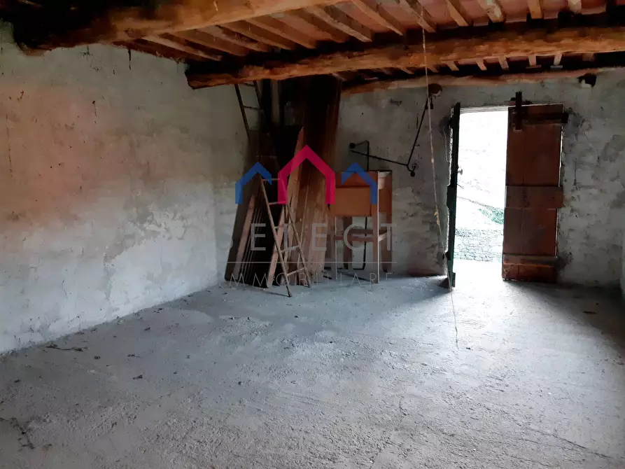 Immagine 73 di Casa semindipendente in vendita  a Borgo A Mozzano