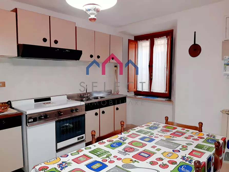 Immagine 11 di Casa semindipendente in vendita  a Borgo A Mozzano